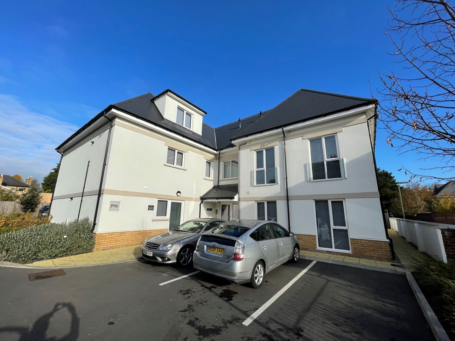 2 bed flat to rent in Magna House, 28A Queens Road, Egham, Surrey TW20