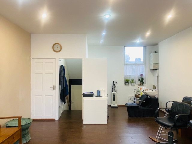 Brondesbury Mews, Willesden Lane, London NW6  