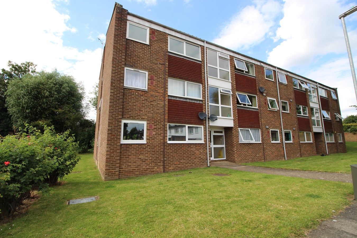 2 bed flat to rent in Francis Close, Hitchin SG4 Zoopla