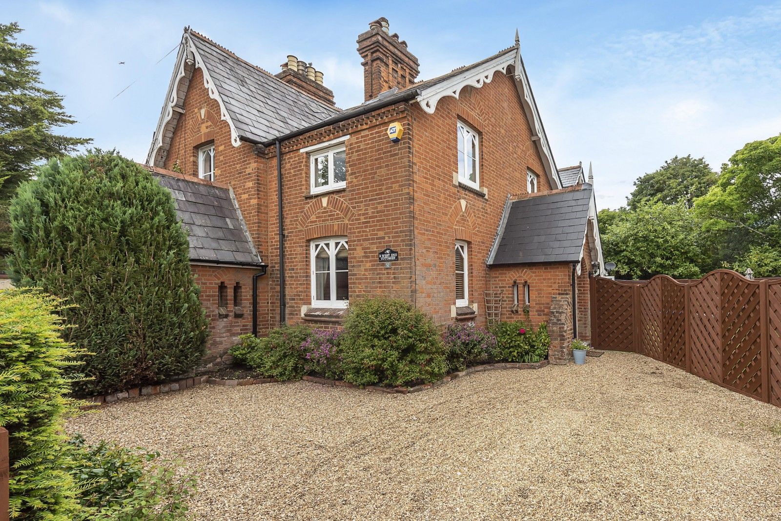 West End Cottages, West Common, Gerrards Cross SL9  