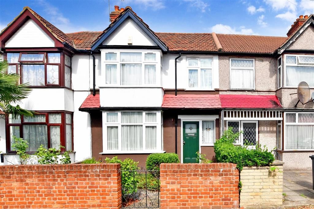 3 bed terraced house for sale in Hampton Road, London E4 Zoopla