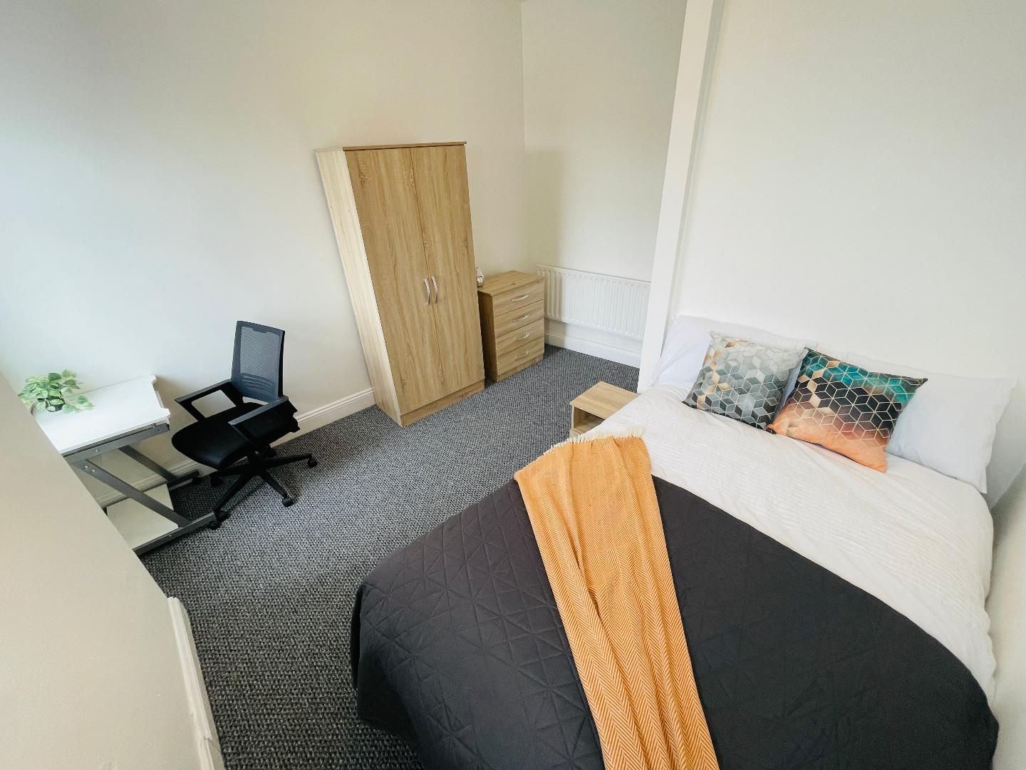 Room to rent in Princes Road, Hartshill, StokeOnTrent ST4 Zoopla