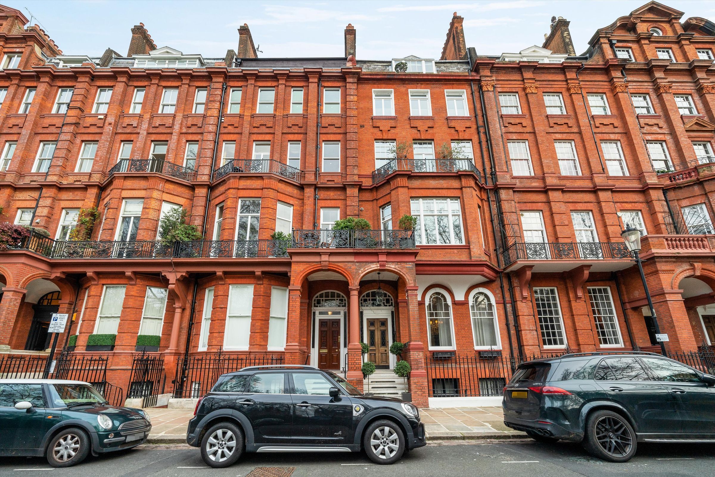 2 bed flat for sale in Cadogan Square, London SW1X Zoopla