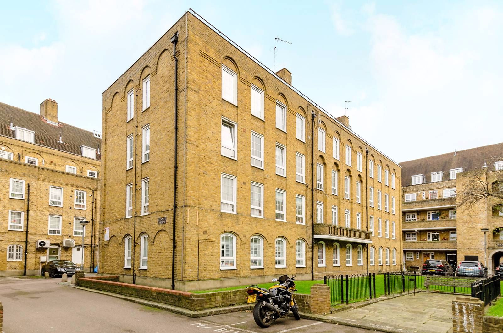 Fenner House, Wapping E1W