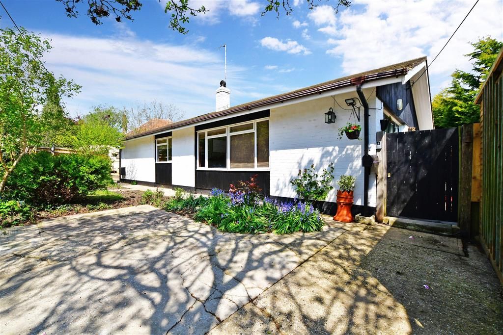 4 bed detached bungalow for sale in School Lane, Washington, West