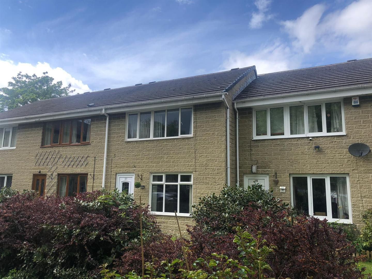 Moor Cottage Close, Huddersfield HD4  