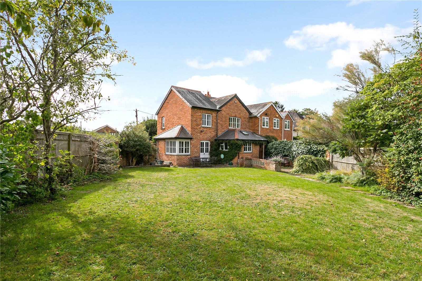 3 bed semidetached house for sale in Heathfield Avenue, Binfield Heath, HenleyOnThames