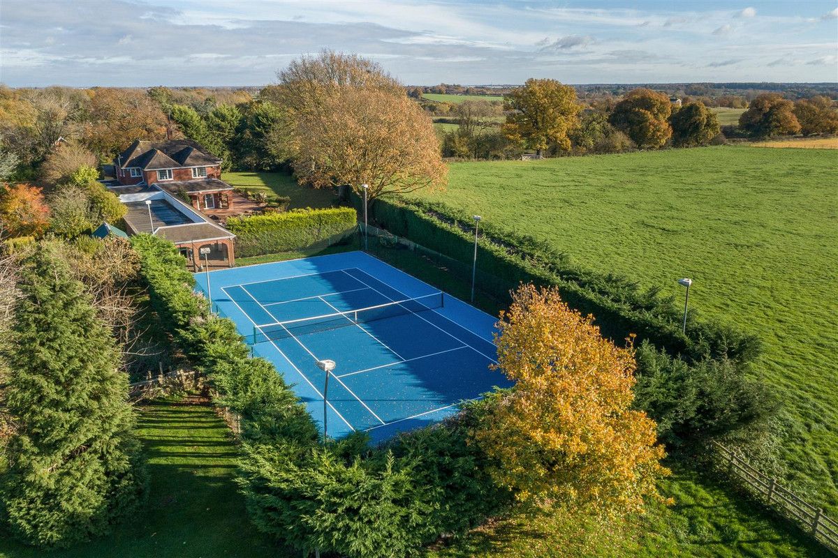 5 bed detached house for sale in Stoneleigh Road, Coventry