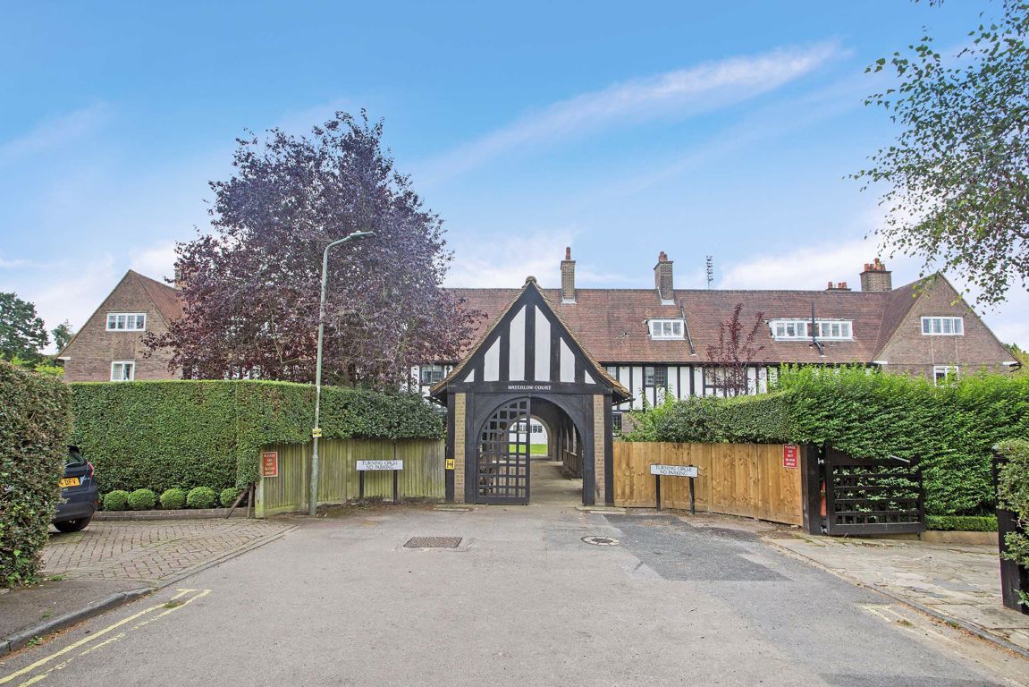 1 bed flat for sale in Heath Close, London NW11 Zoopla
