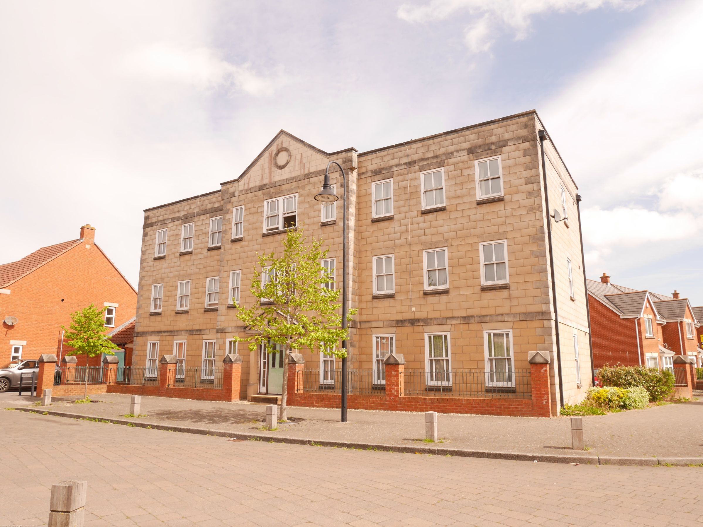 2 bed flat to rent in Longridge Way, Weston Village, Weston Super Mare