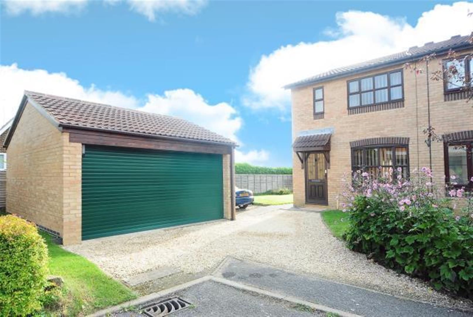 3 bed semidetached house for sale in Hillside Close, Banbury OX16 Zoopla