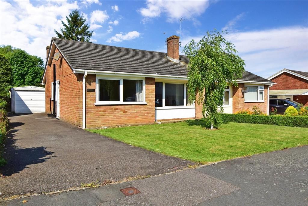 2 bed semidetached bungalow for sale in Broadoak Avenue, Maidstone