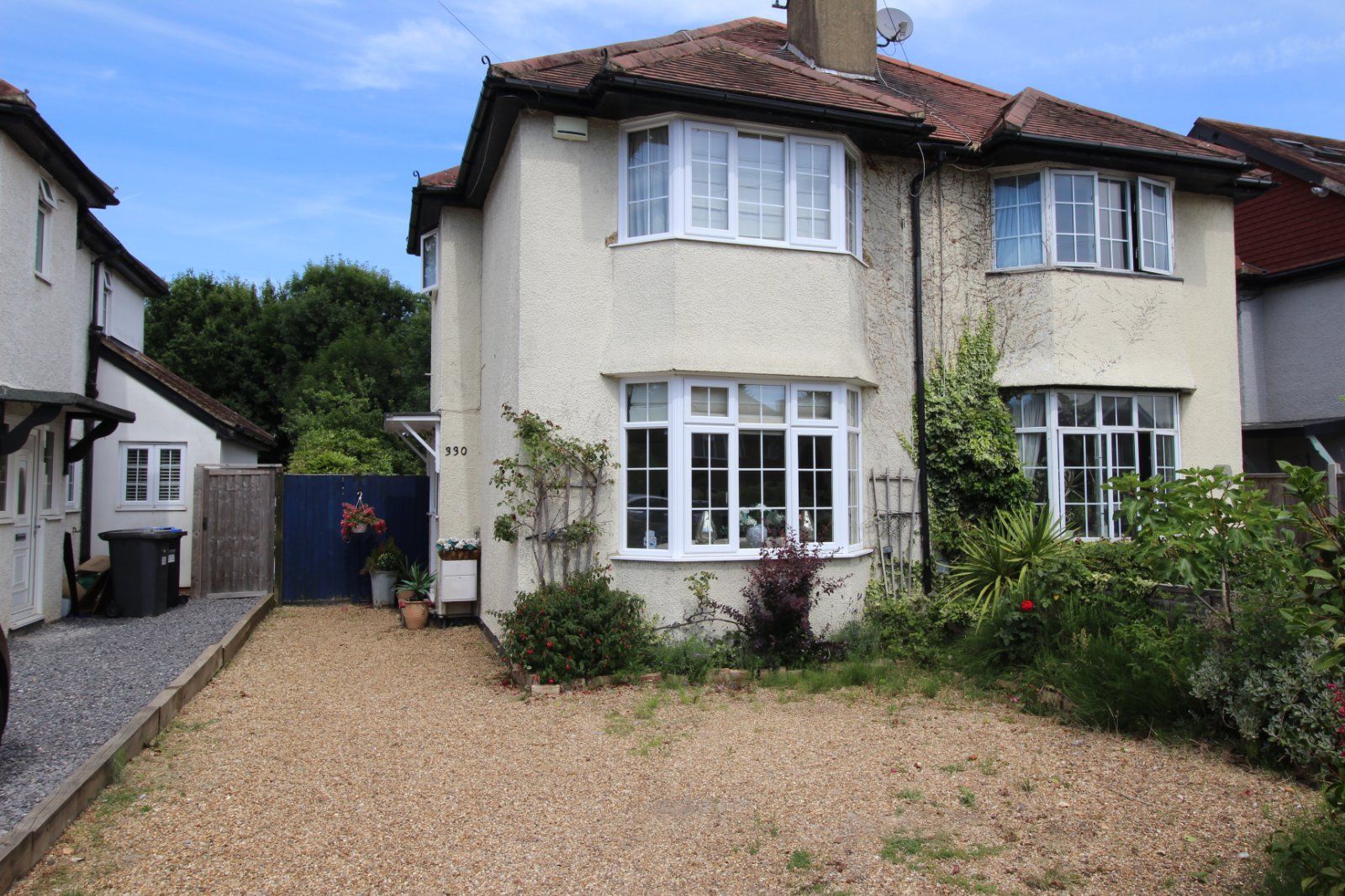 2 bed semidetached house for sale in Stroude Road, Virginia Water