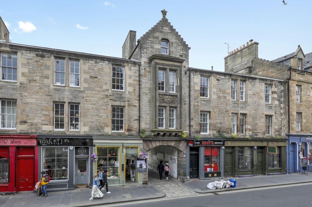 160A/3 Sugarhouse Close, Canongate, Edinburgh EH8  