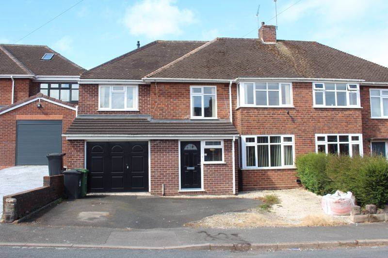 4 bed semidetached house for sale in Lynwood Avenue, Kingswinford DY6