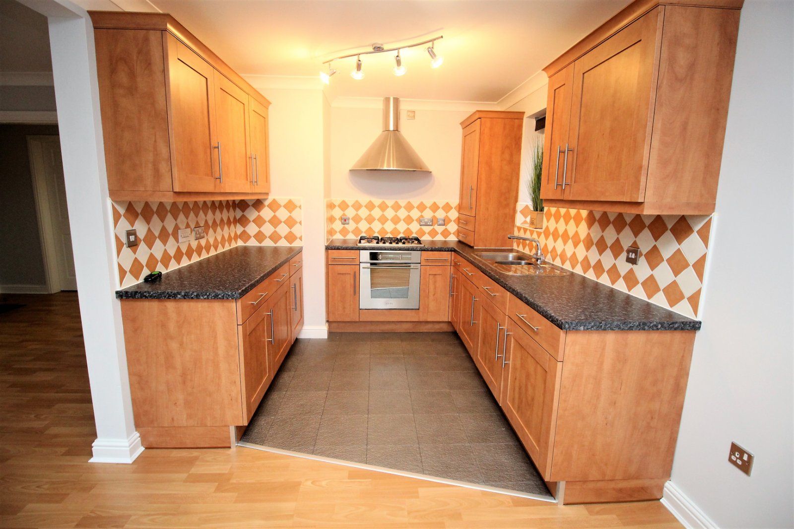 2 bed flat to rent in Bawtry Road, Bessacarr, Doncaster DN4 Zoopla