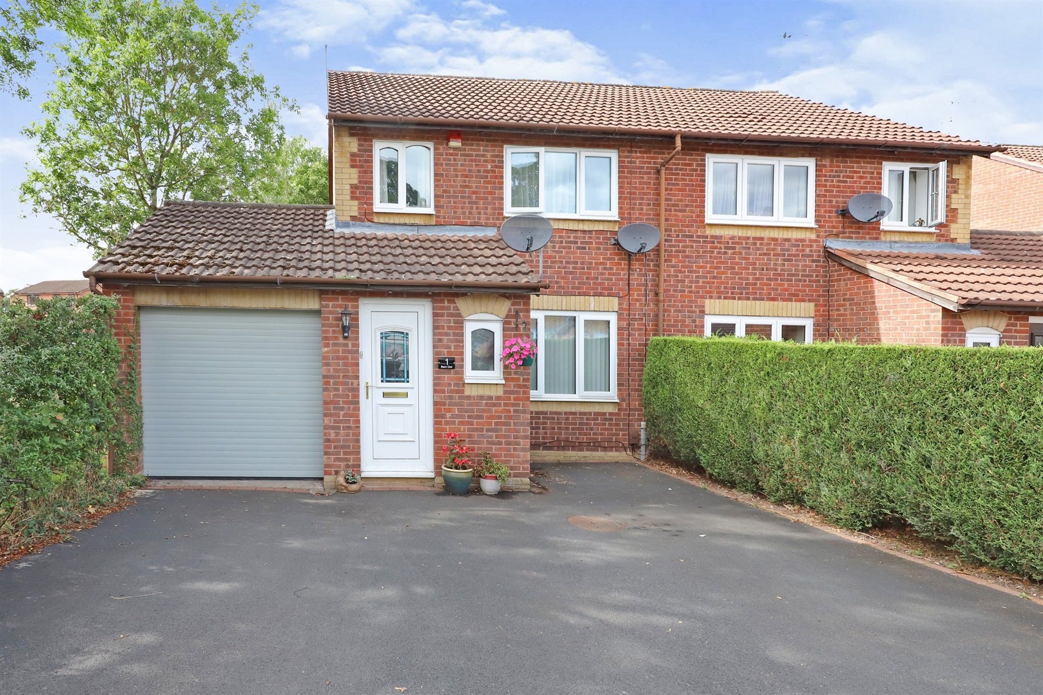 3 bed semidetached house for sale in Barn Owl Place, Kidderminster