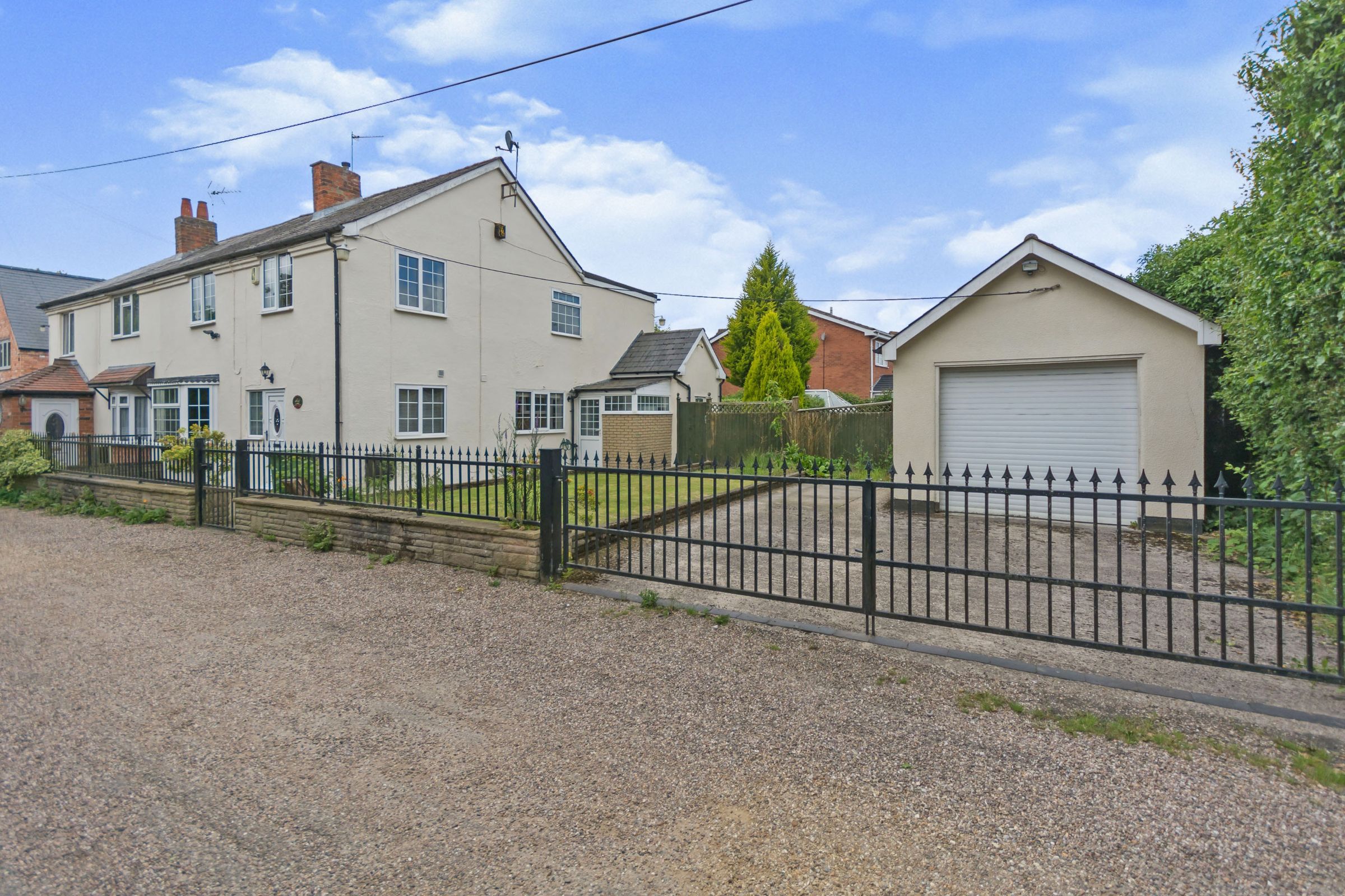 5 bed semidetached house for sale in Shelly Lane, Shirley, Solihull