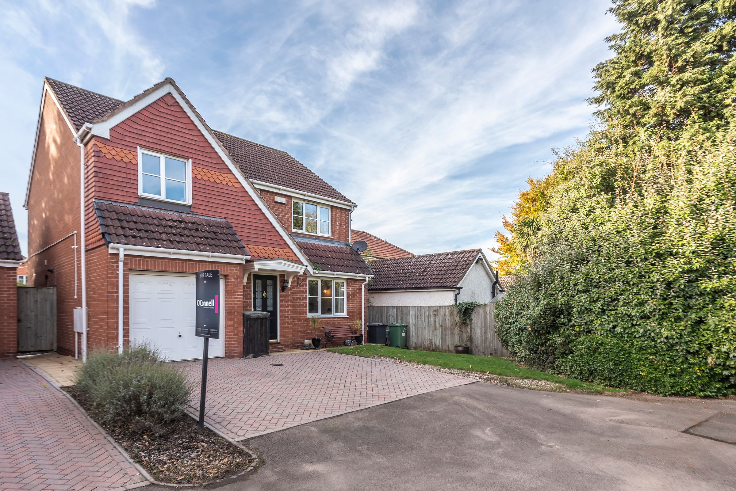 4 bed detached house for sale in Greville Close, Off Sandhurst Road