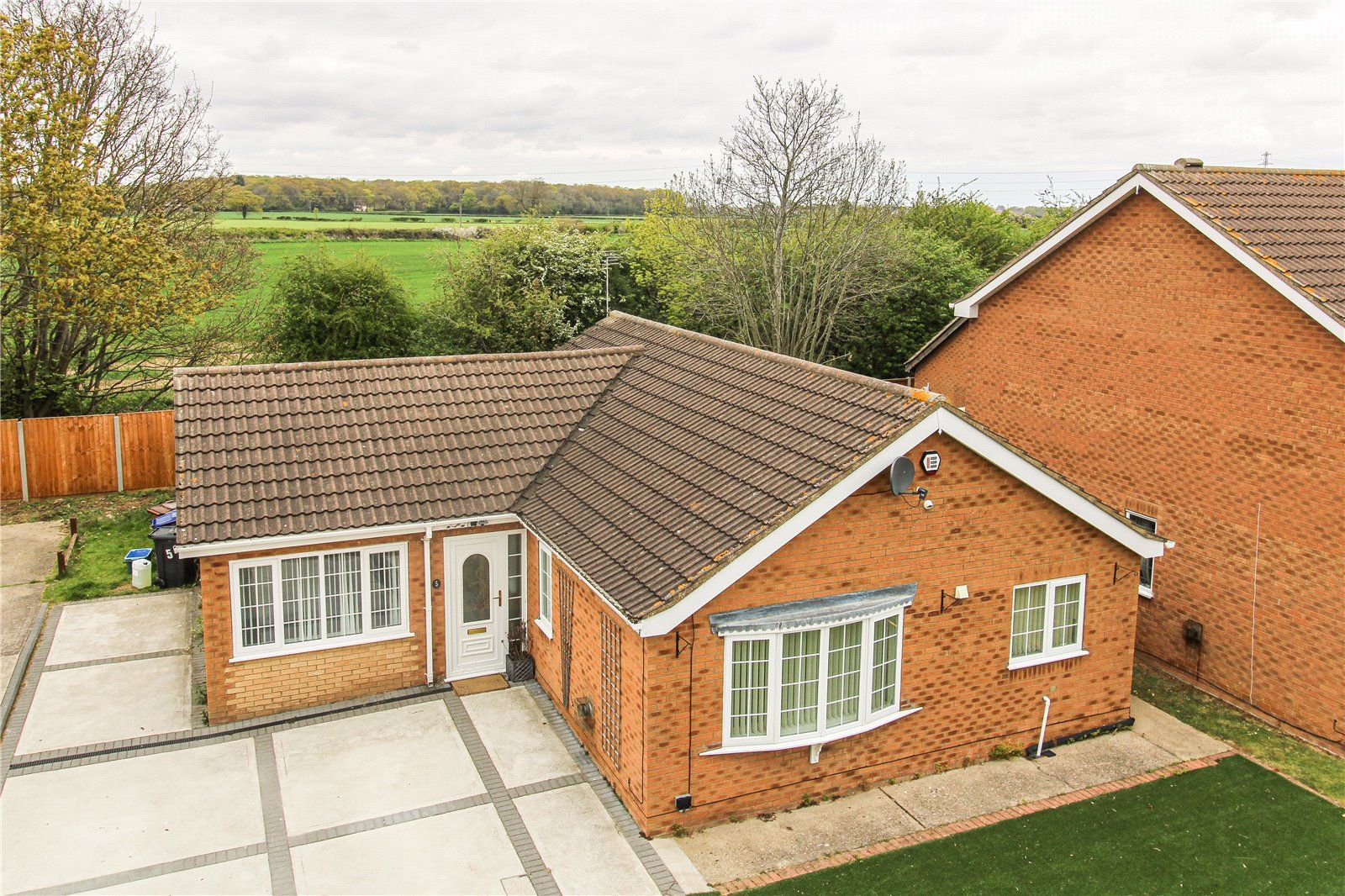 4 bed bungalow for sale in Coltsfoot Drive, Waltham DN37 Zoopla