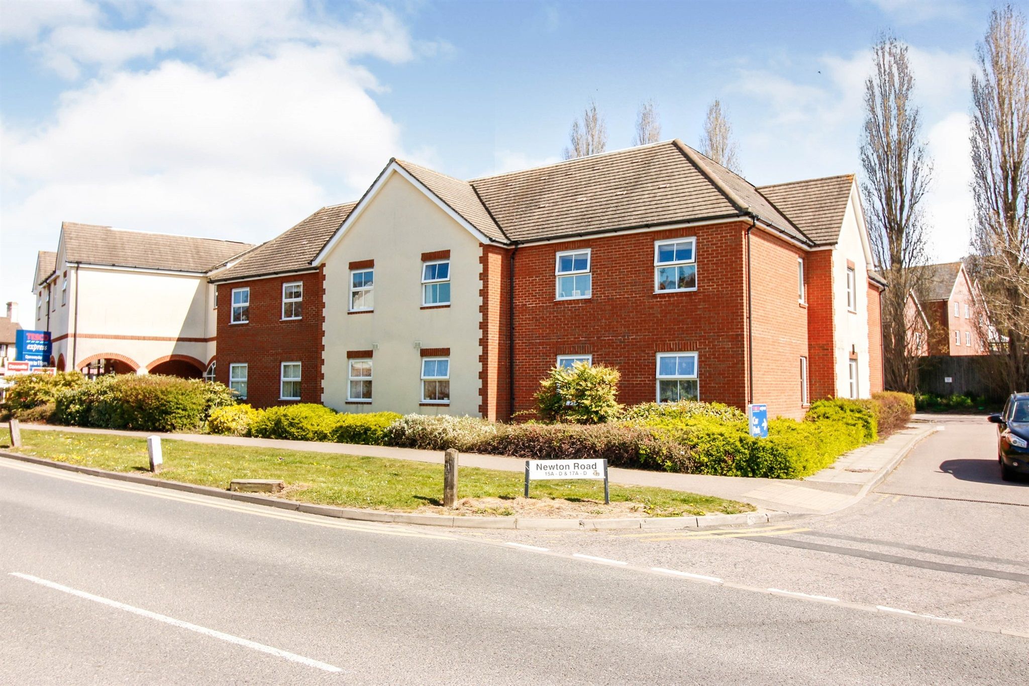 2 bed flat for sale in Newton Road, Bletchley, Milton Keynes MK3 Zoopla