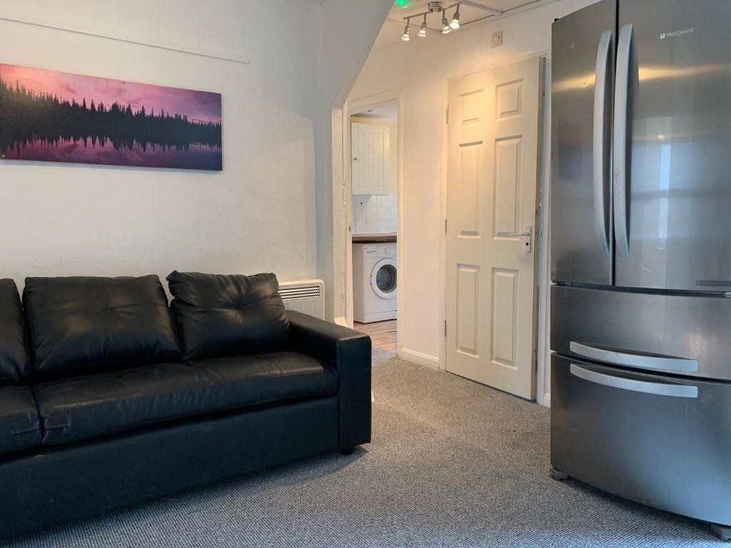 3 bed flat to rent in Desborough Road, High HP11 Zoopla