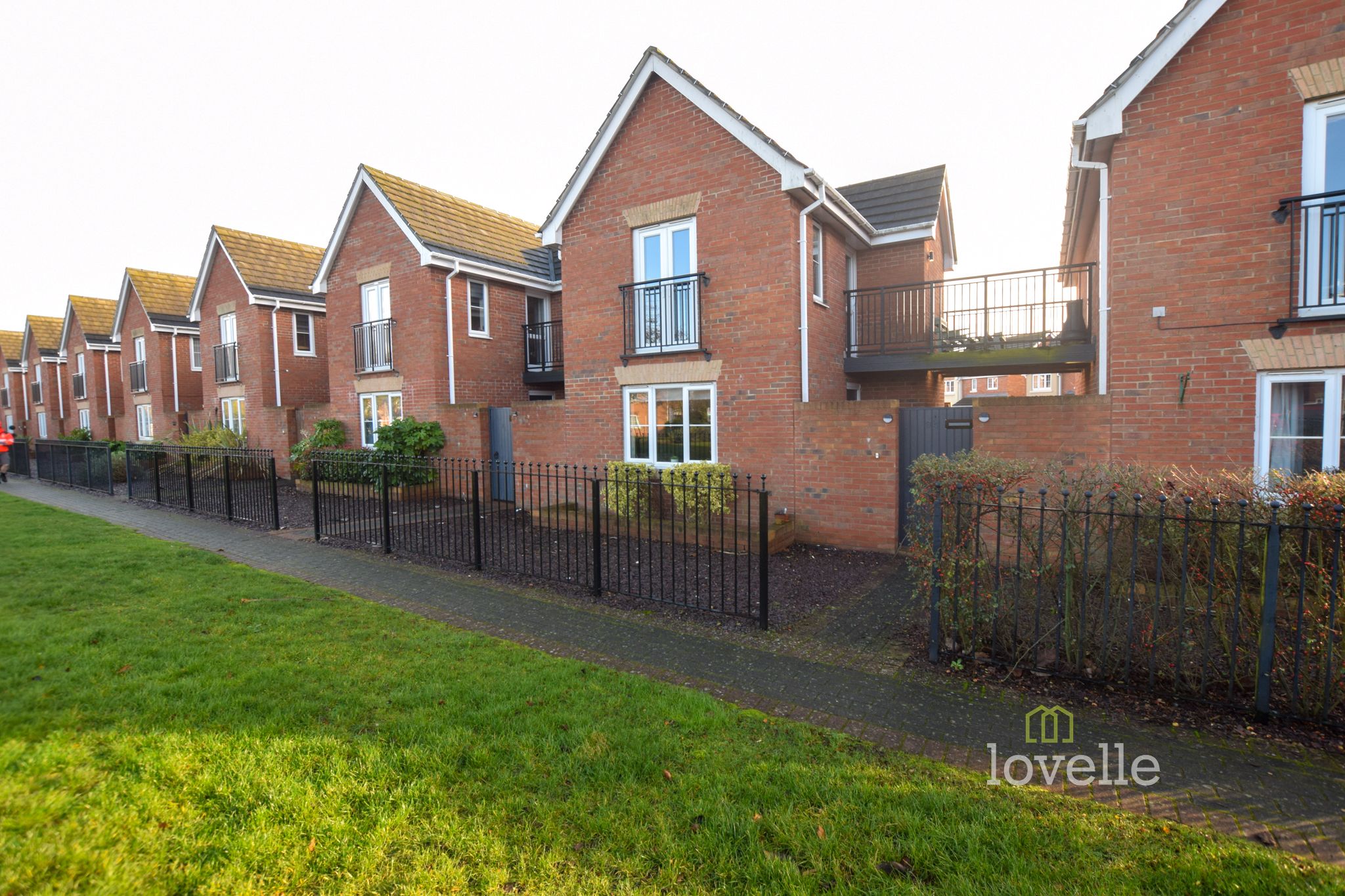 2 bed detached house for sale in Sunningdale Way, Gainsborough DN21