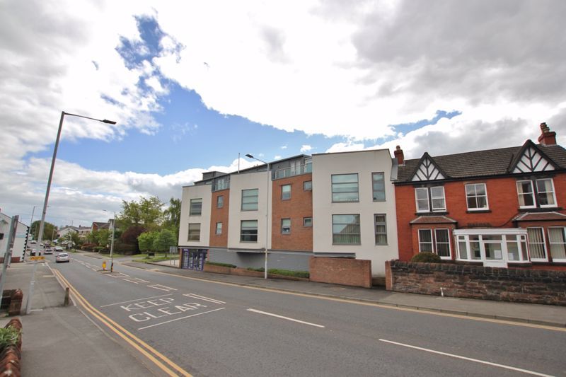 3 bed flat for sale in Heswall Point, Rocky Lane South, Heswall, Wirral