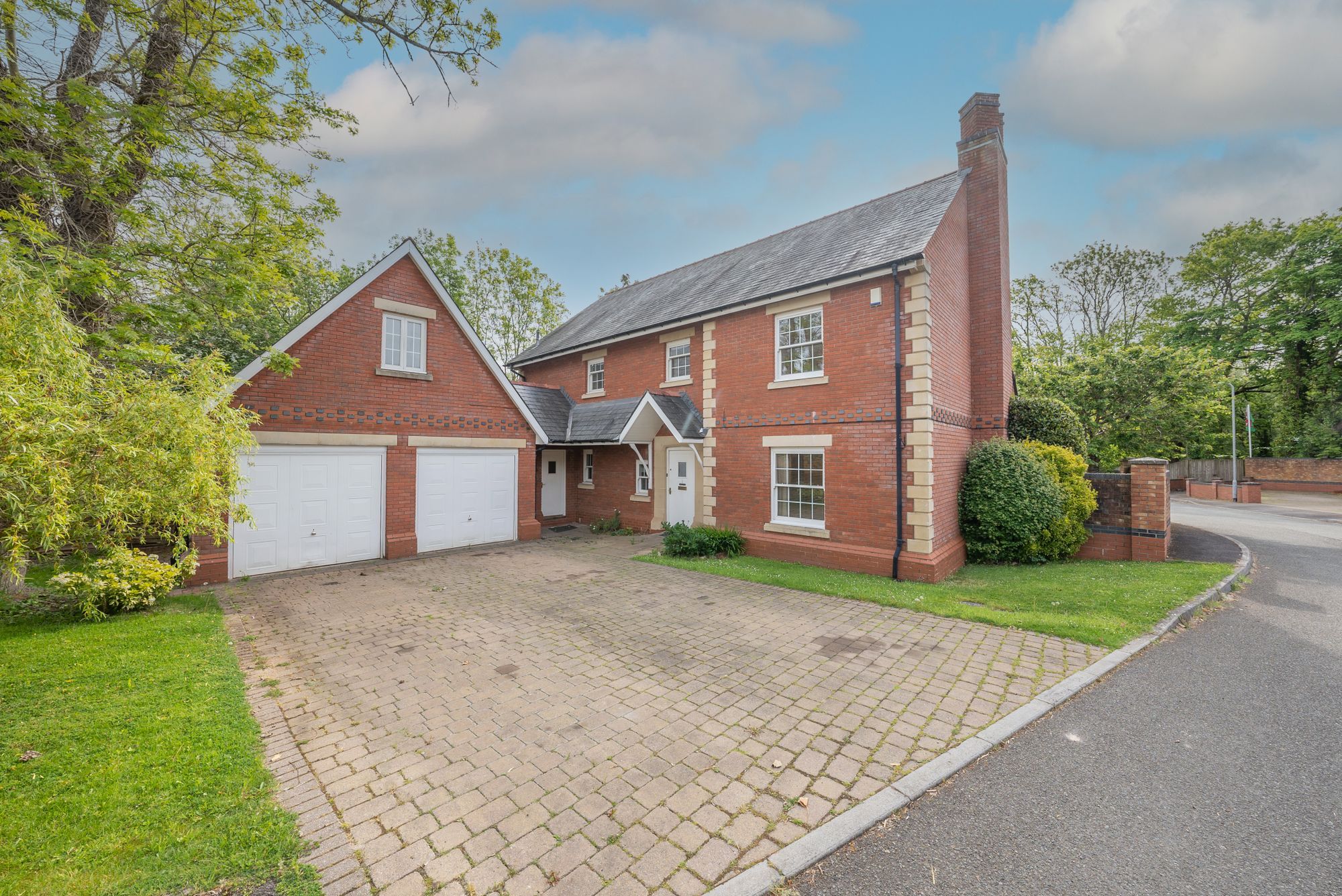4 bed detached house for sale in Cwrt Bryn Derwen, Usk NP15 Zoopla