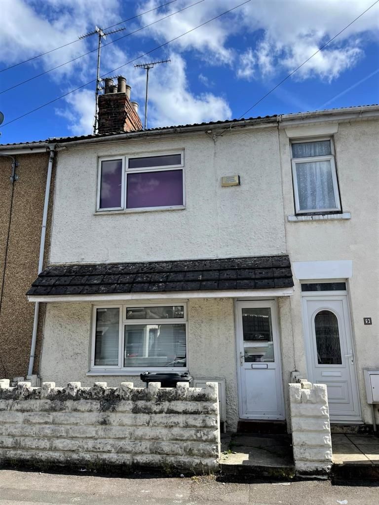 3 bed terraced house for sale in Swindon, Swindon SN1 Zoopla