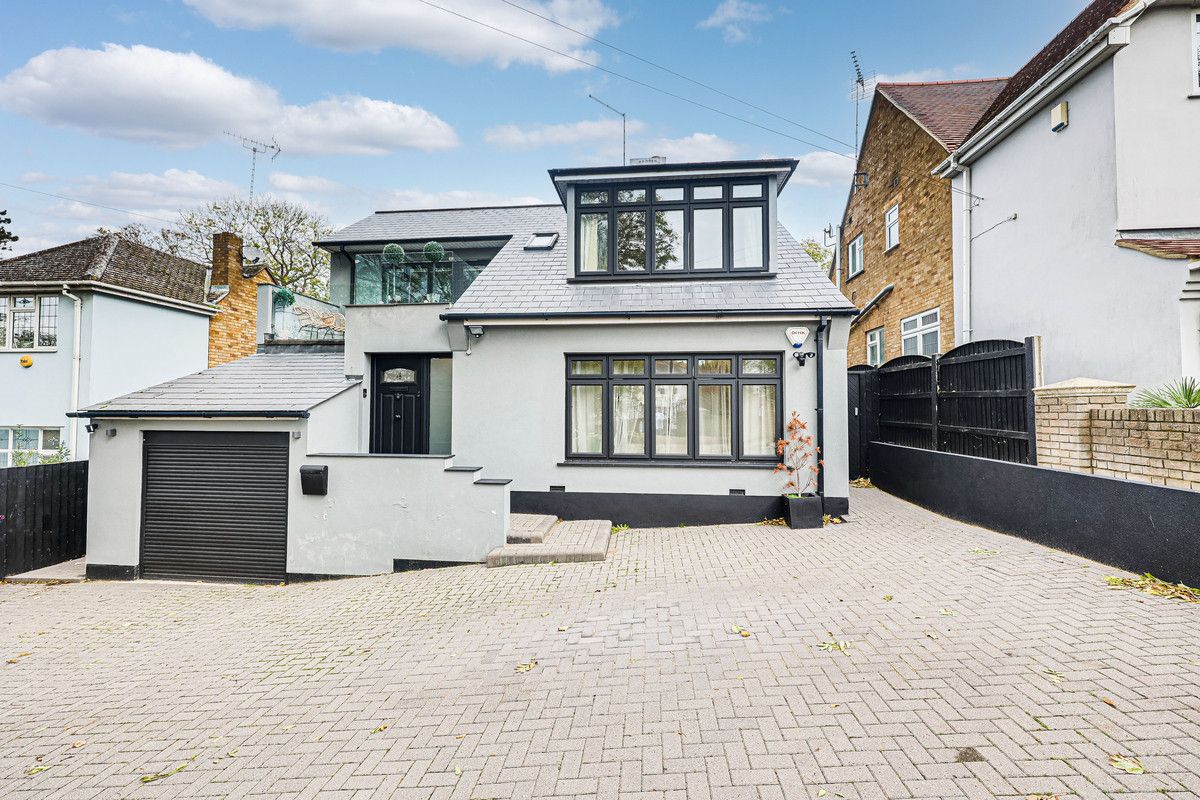 6 bed detached house for sale in The Knoll, Rayleigh SS6 Zoopla