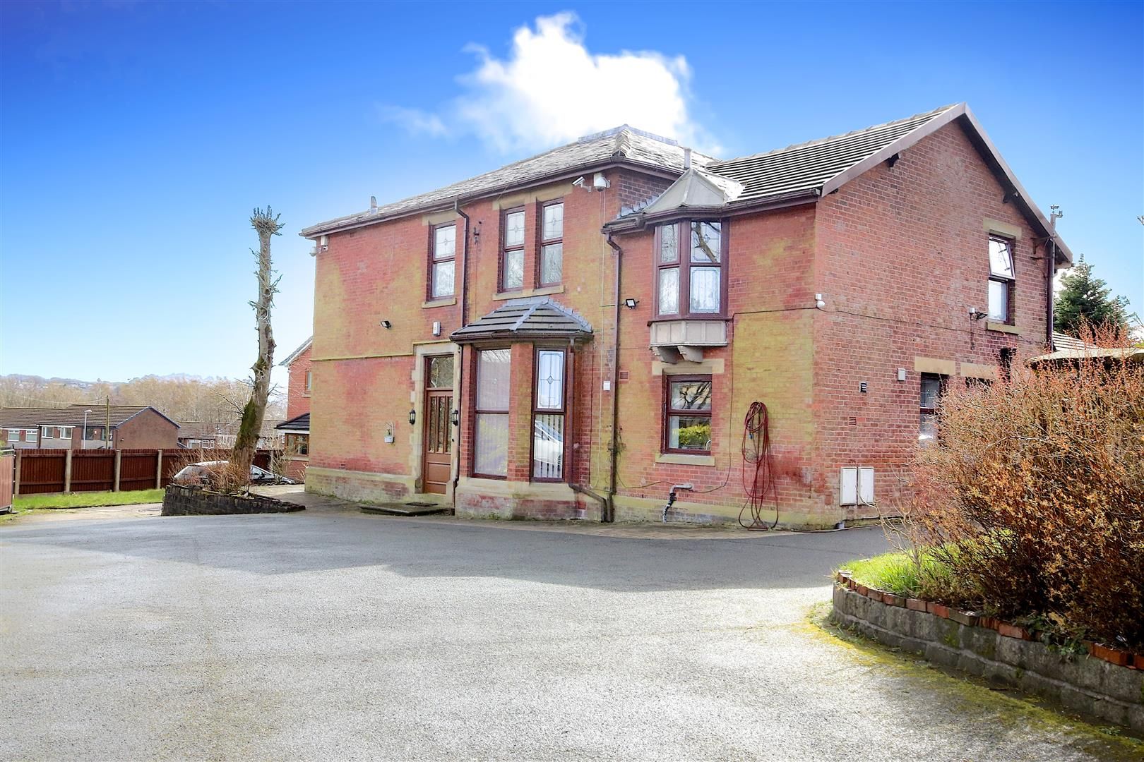 Greenacres Road, Oldham OL4  