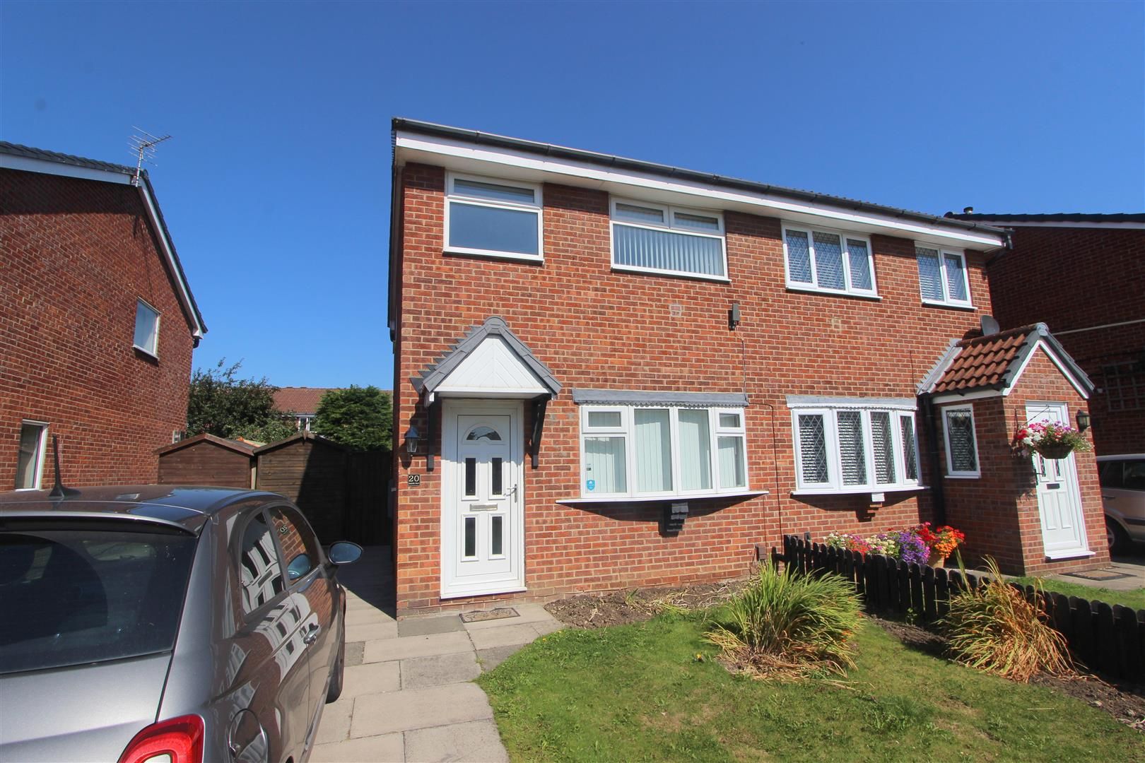 3 bed semidetached house to rent in Sutcliffe Court, Harrowgate Hill