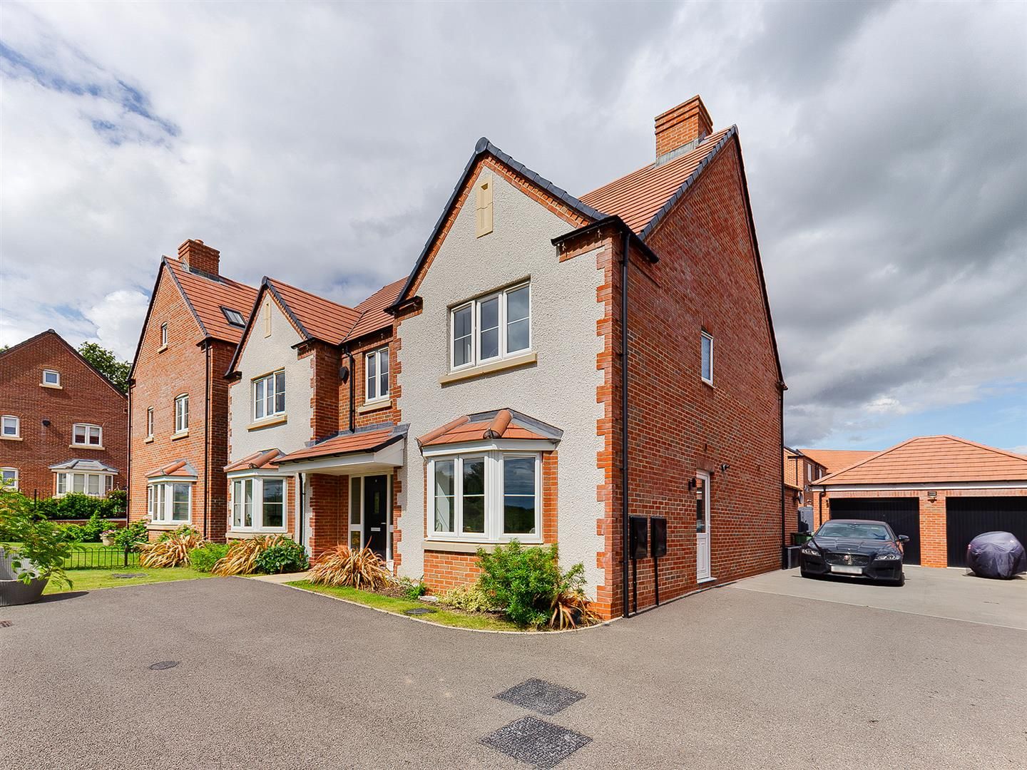 5 bed detached house for sale in Pineview Drive, Leigh Sinton, Malvern WR13 Zoopla
