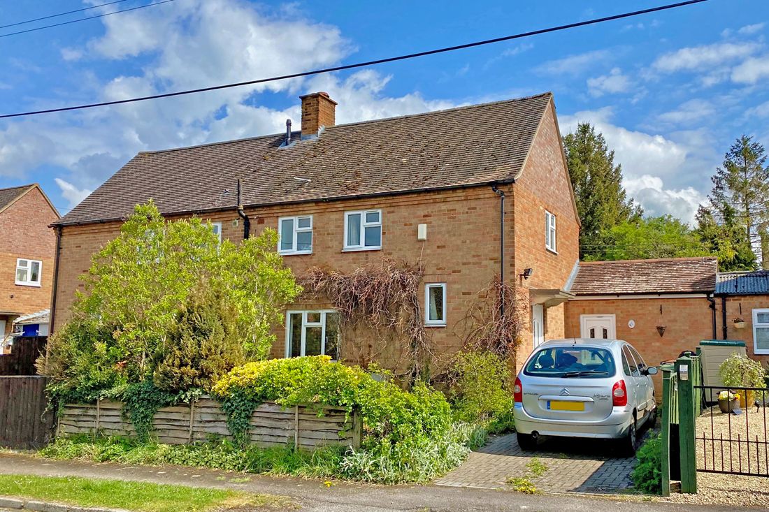 2 bed semidetached house for sale in Park View, Crowmarsh Gifford
