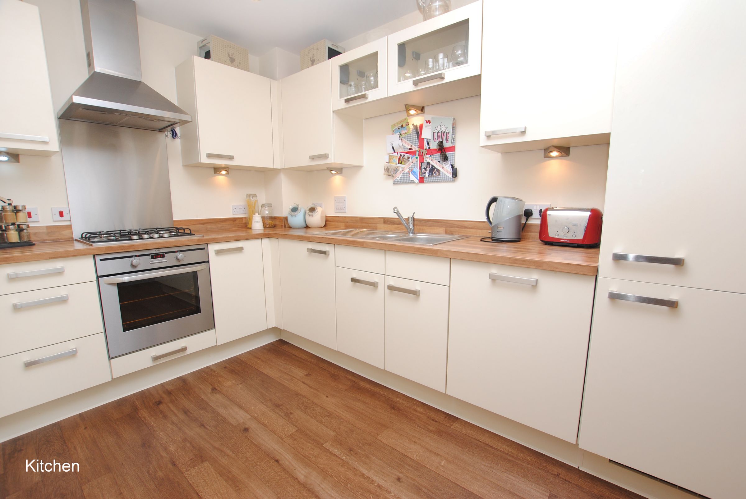 3 bed property to rent in Reeds Meadow, Merstham, Redhill RH1 Zoopla