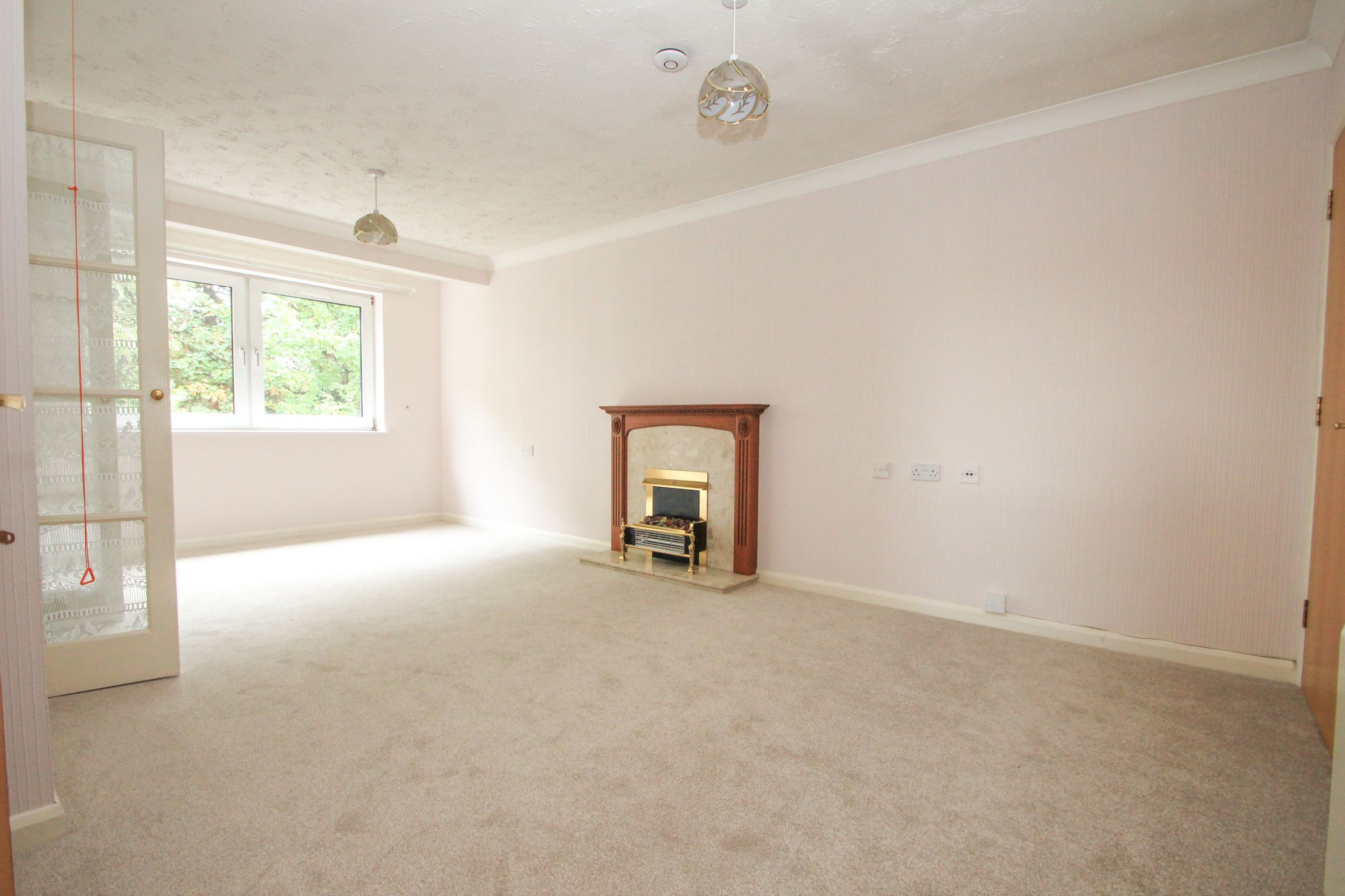 2 bed flat for sale in Ewell Road, Surbiton KT6 Zoopla