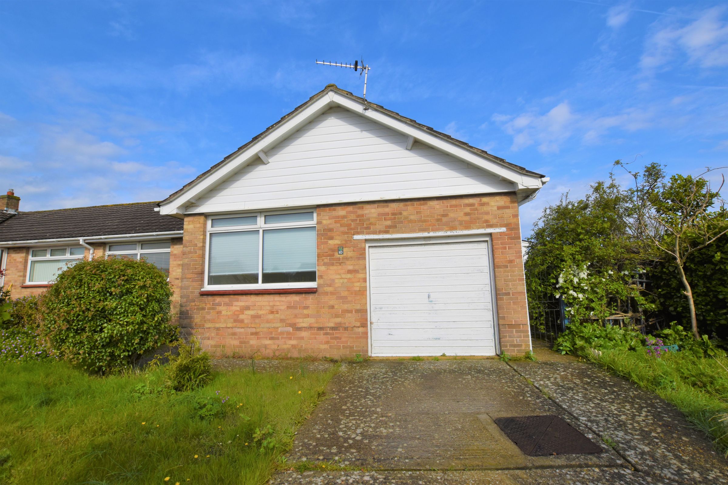 2 bed bungalow for sale in Mountbatten Avenue, Cowes, Isle Of Wight PO31 Zoopla