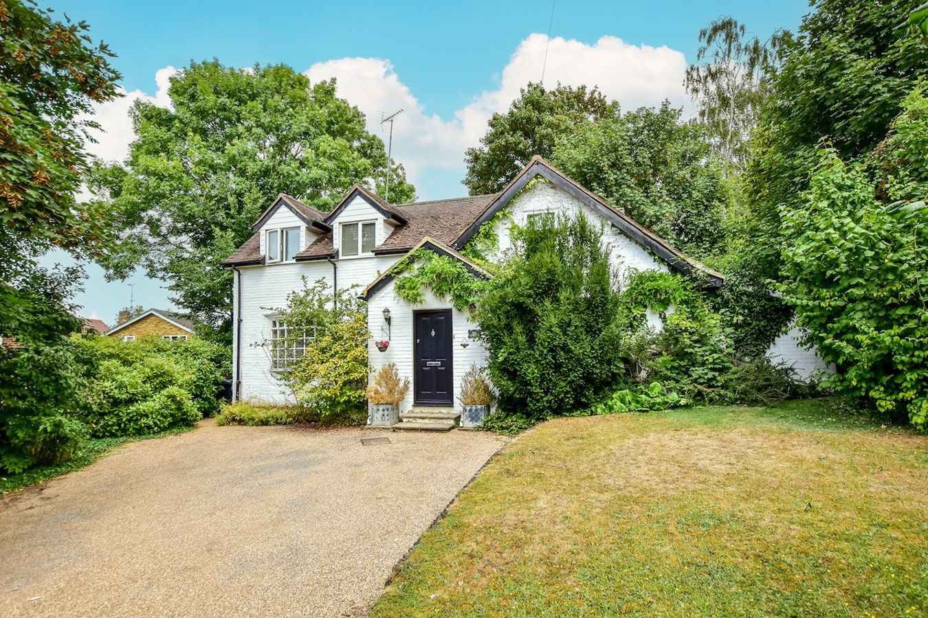 4 bed detached house for sale in Sandy Rise, Chalfont St Peter
