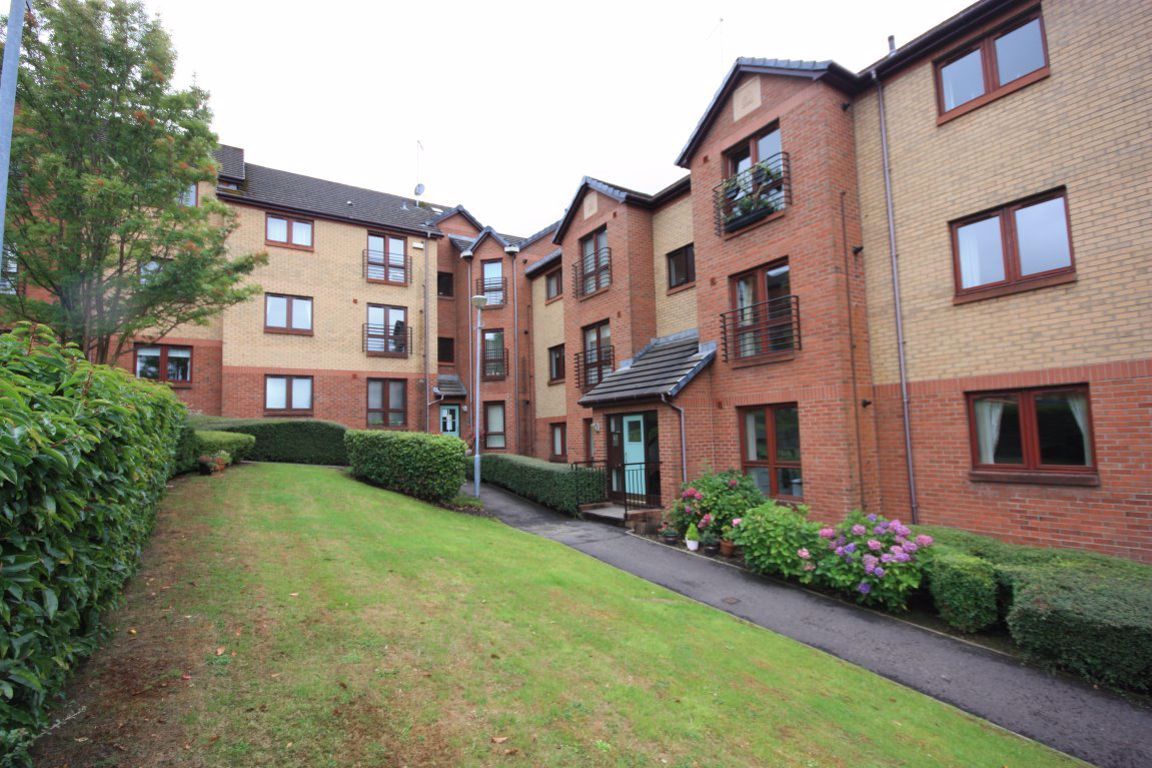 2 bed flat to rent in Knightswood Court, Anniesland, Glasgow G13 Zoopla