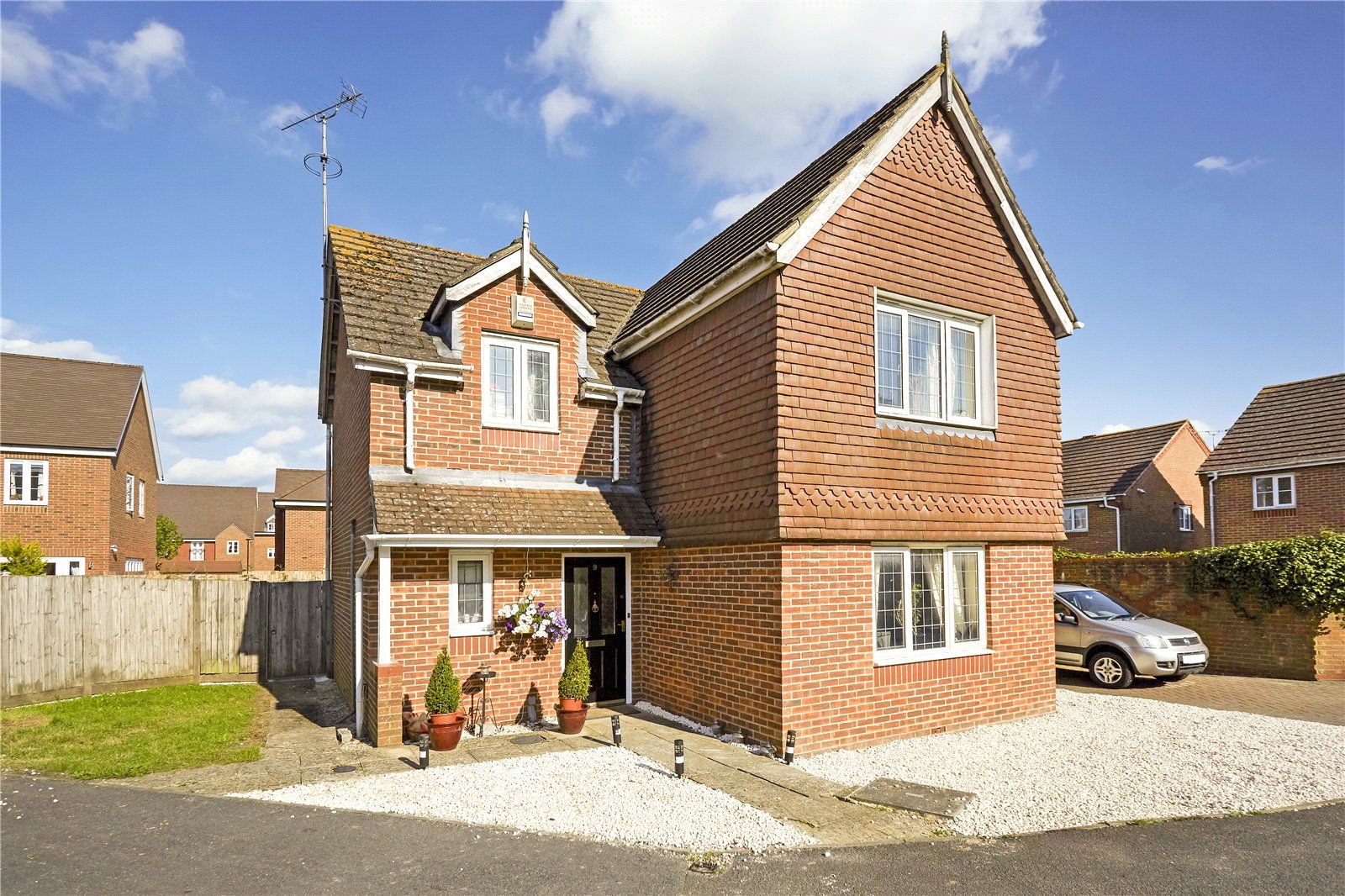 4 bed detached house for sale in De Burgh Gardens, Tadworth, Surrey KT20 Zoopla