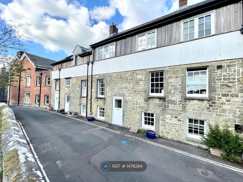 4 bed semidetached house to rent in Lyons Walk, Shaftesbury SP7 Zoopla