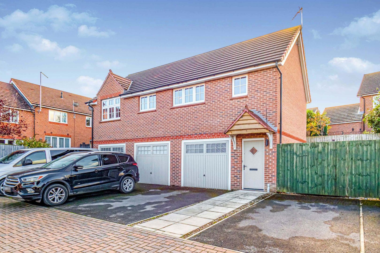 2 bed property for sale in Clipson Crest, BartonUponHumber DN18 Zoopla