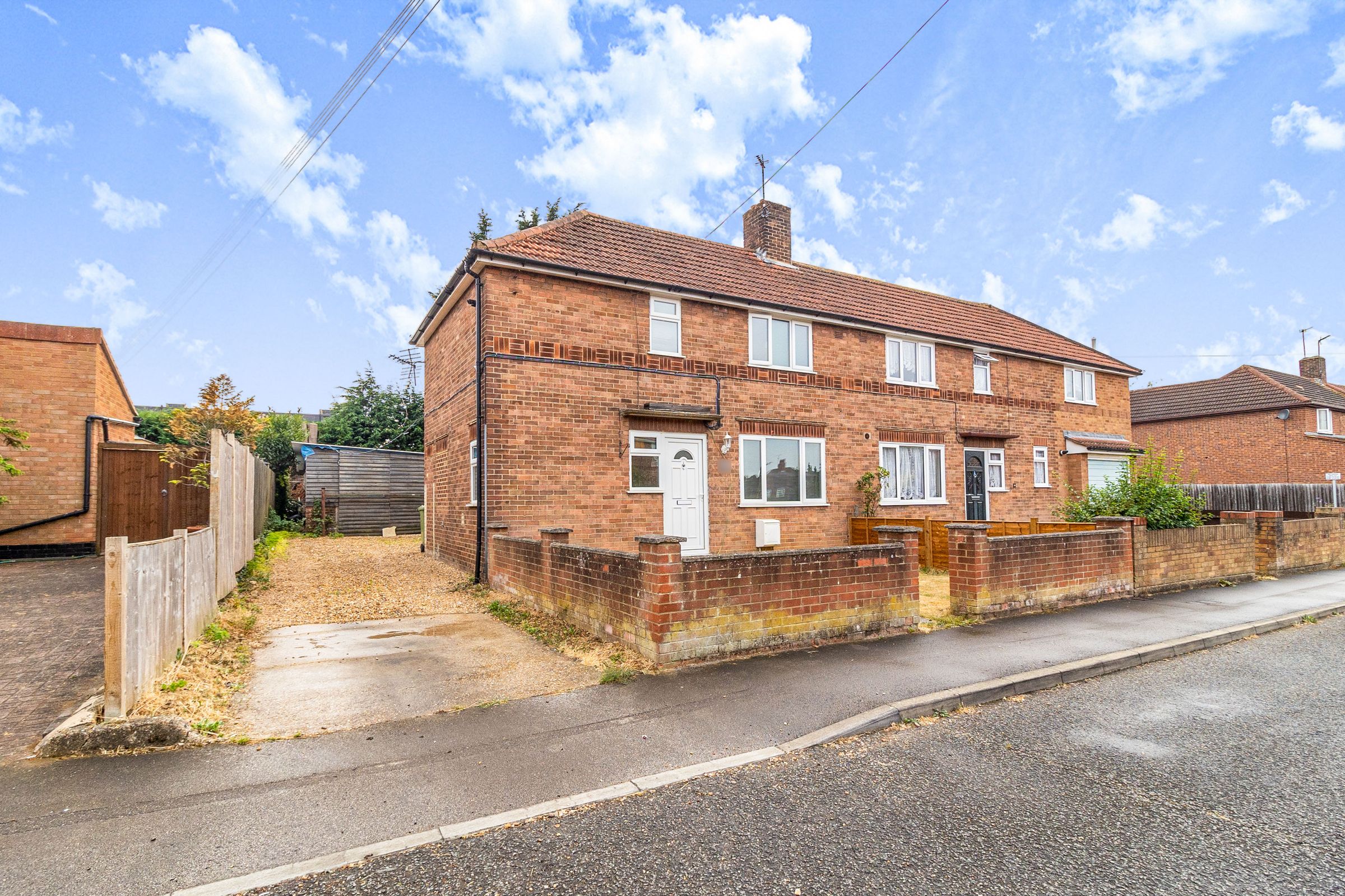 2 bed semidetached house for sale in Saffron Street, Milton Keynes MK2