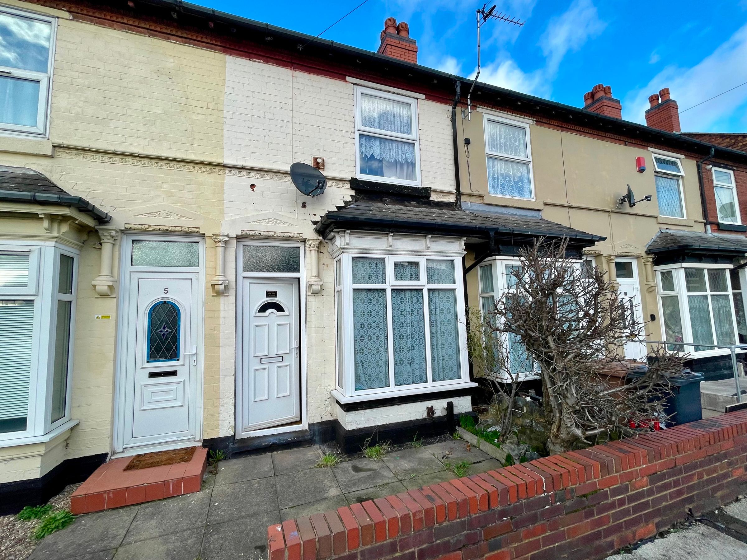 2 bed terraced house for sale in Rough Hay Road, Darlaston, Wednesbury