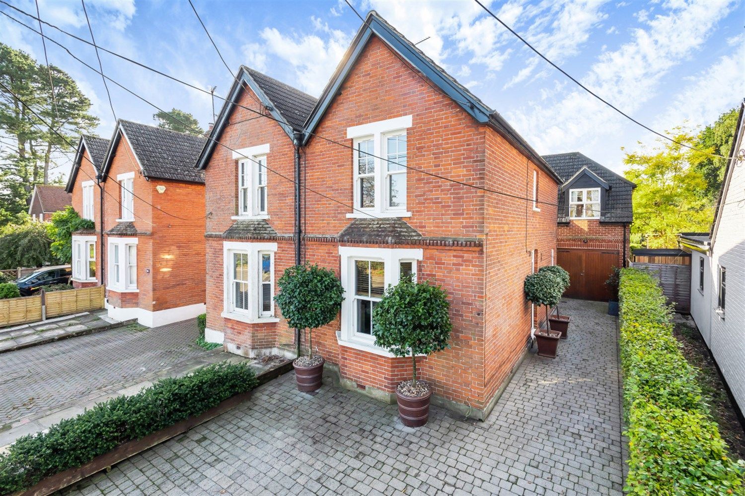 4 bed semidetached house for sale in Pulborough Road, Storrington RH20