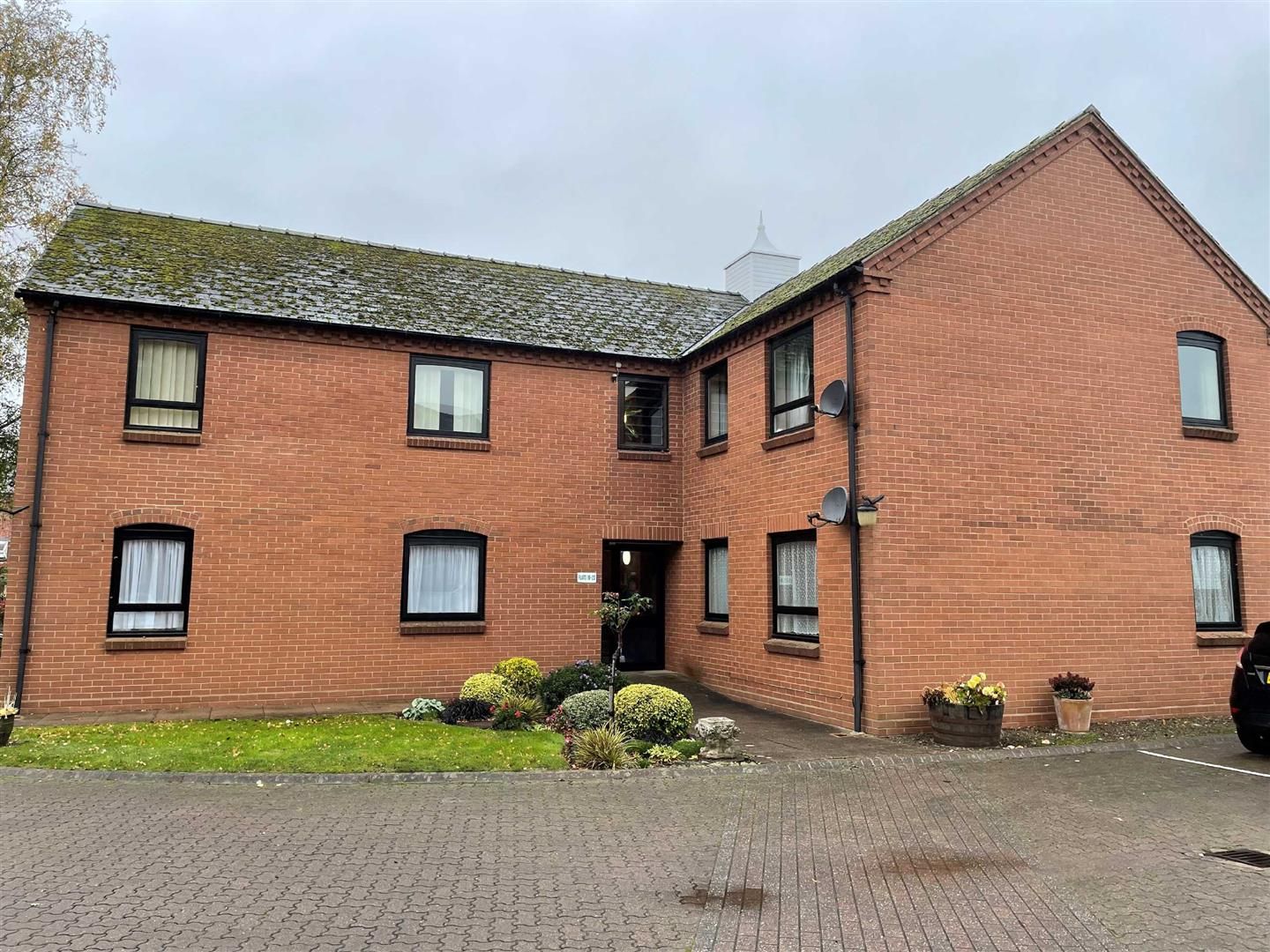 2 bed flat for sale in Bridge Court, Bridge Street, Leominster HR6 Zoopla