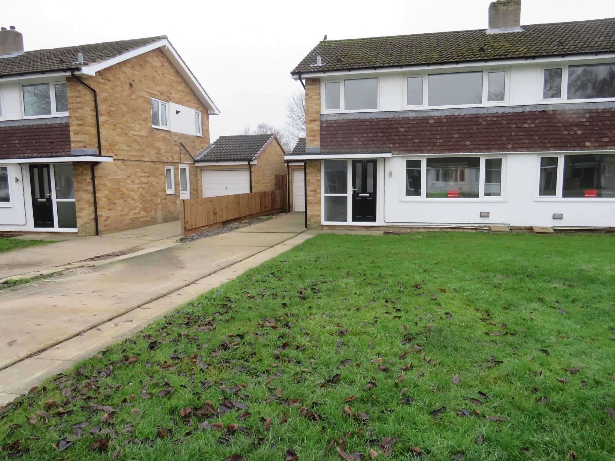 3 bed semidetached house for sale in Linton Meadow, Linton On Ouse
