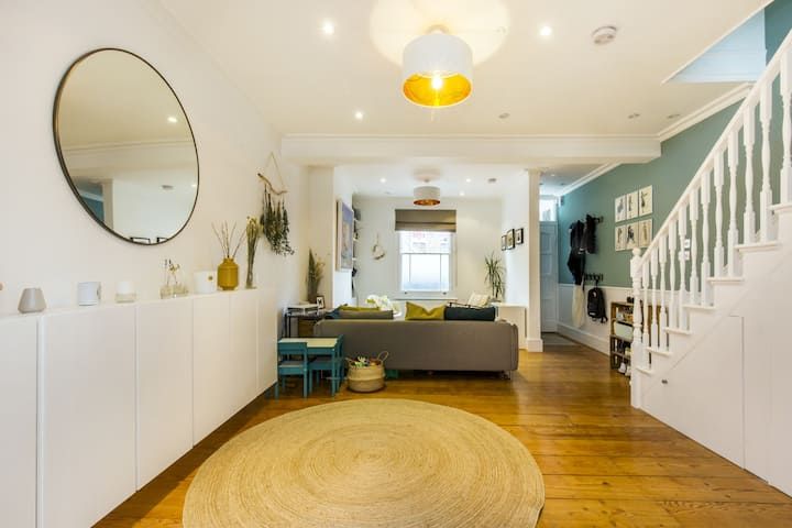 Nutbourne Street, Queens Park W10  