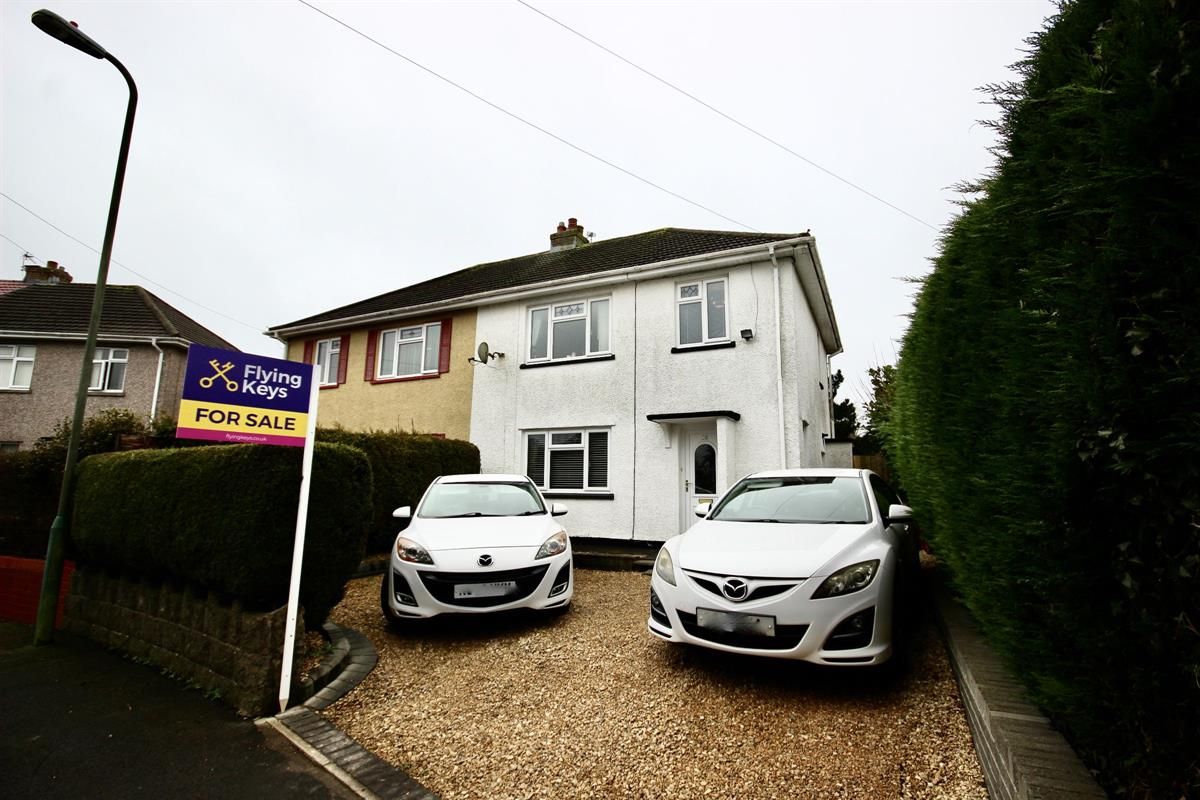 3 bed semidetached house for sale in Edge Hill, Pontllanfraith